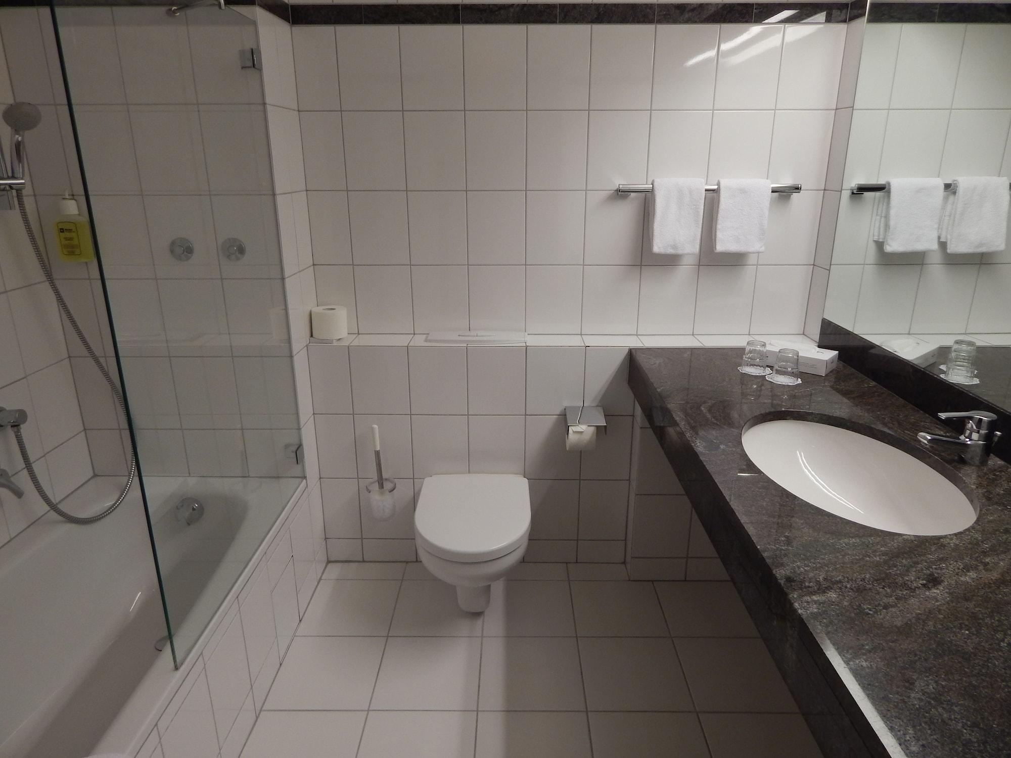 Schweizer Hof Hotel 3*