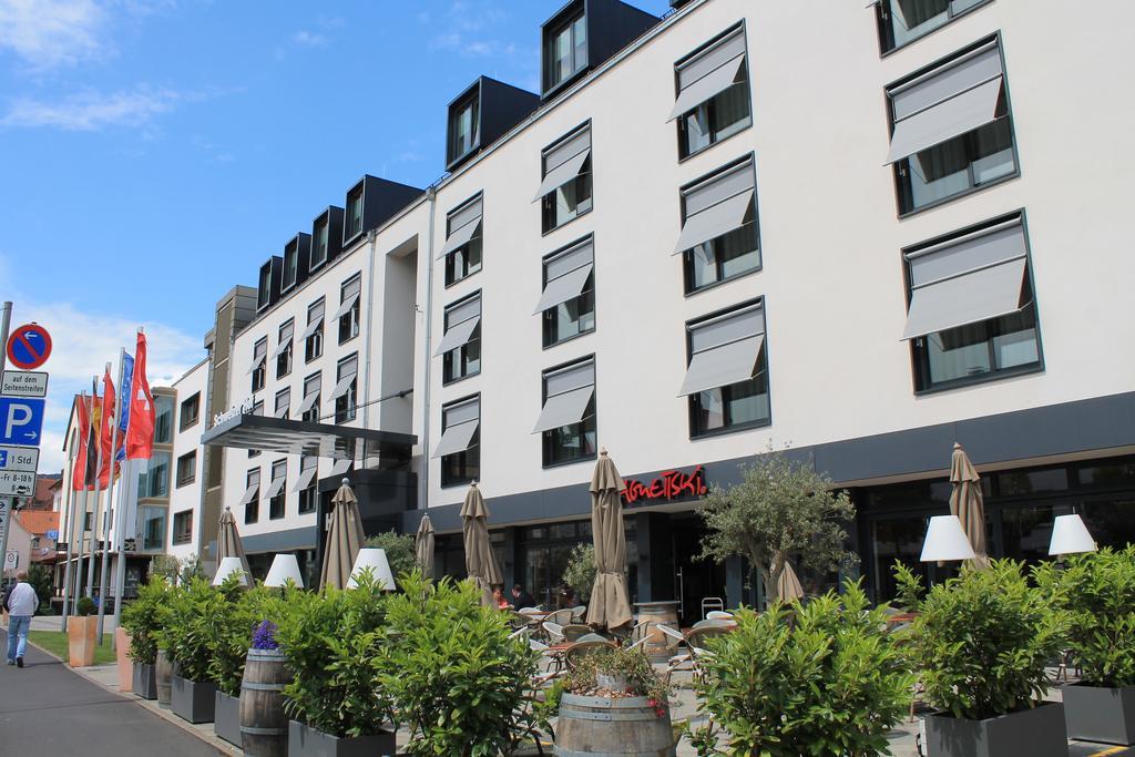 Schweizer Hof Hotel 3*